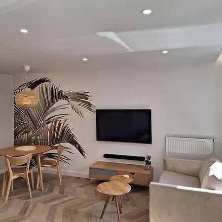 Апартаменты New Funcional Easy High Standard Free Garage Parking Краков