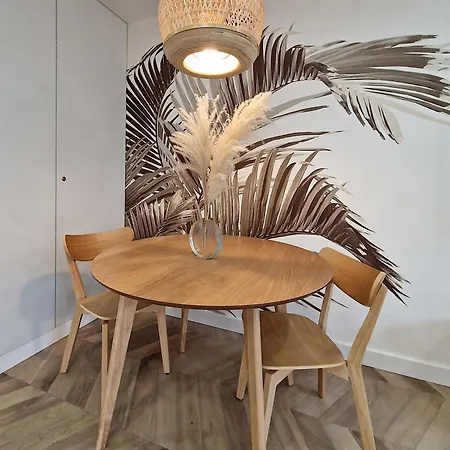 New Funcional Easy High Standard Free Garage Parking