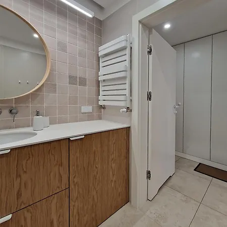 New Funcional Easy High Standard Free Garage Parking Краков